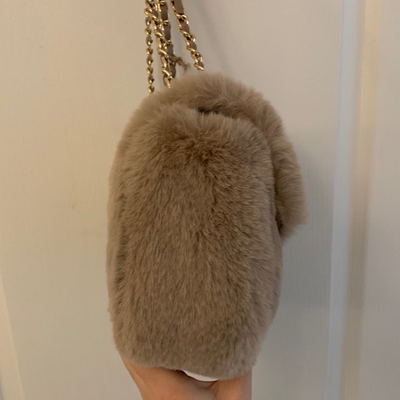 Expression New York Beige Vegan Fur Flap Bag - Picture 5 of 16